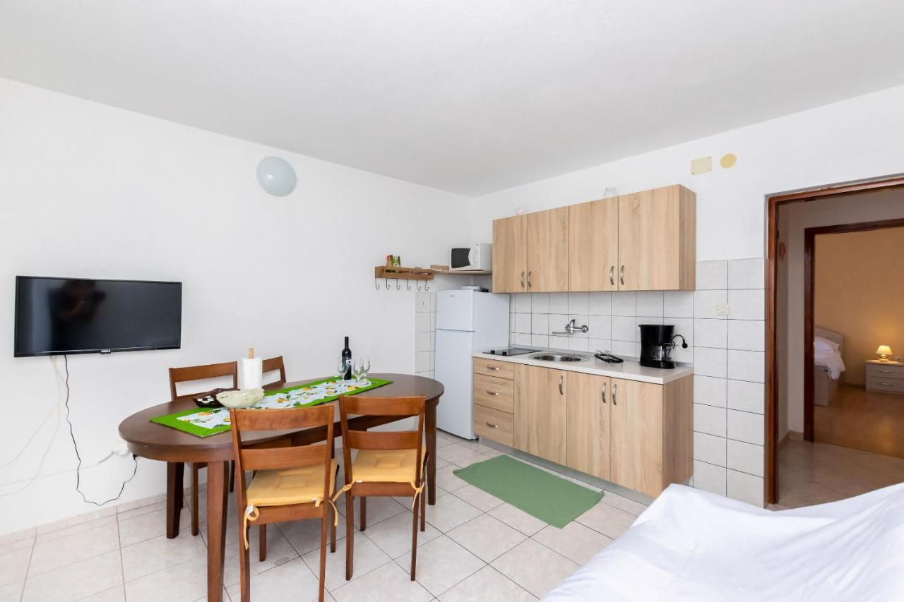 Apartments Biserka Barbat na Rabu Eksteriør bilde