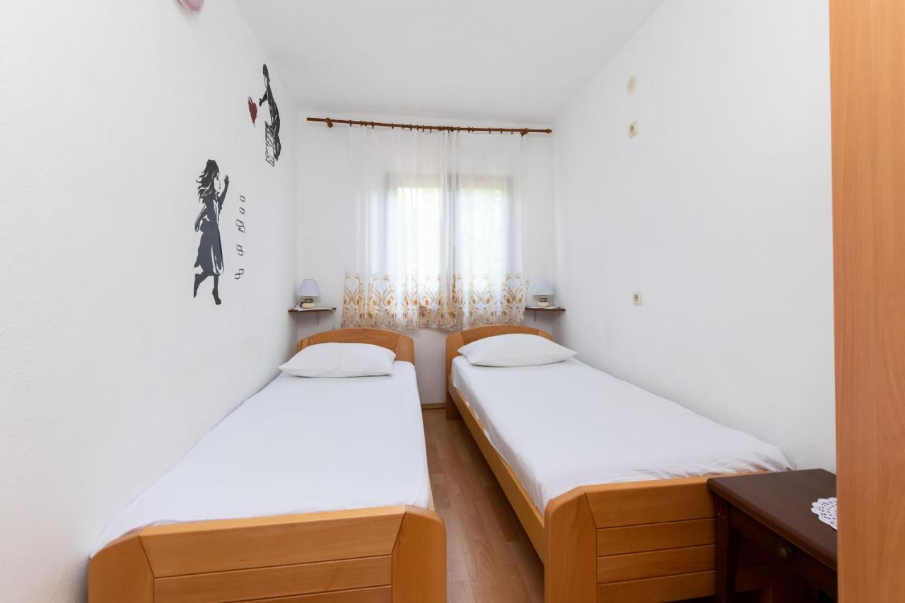 Apartments Biserka Barbat na Rabu Eksteriør bilde